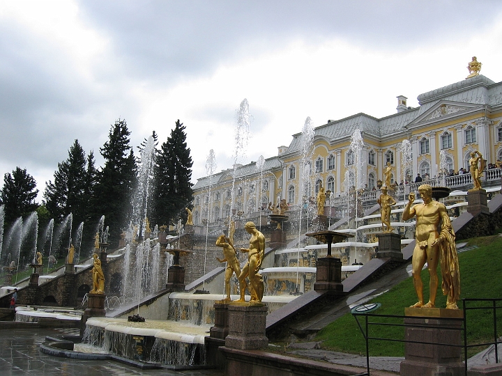 64 Grand Cascade, Peterhof.jpg